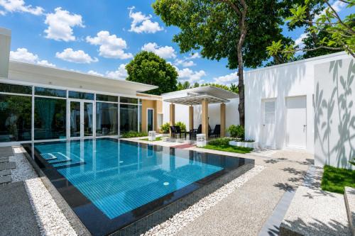 Mai Khao Villa | Sunshine Beach Villa Mai Khao