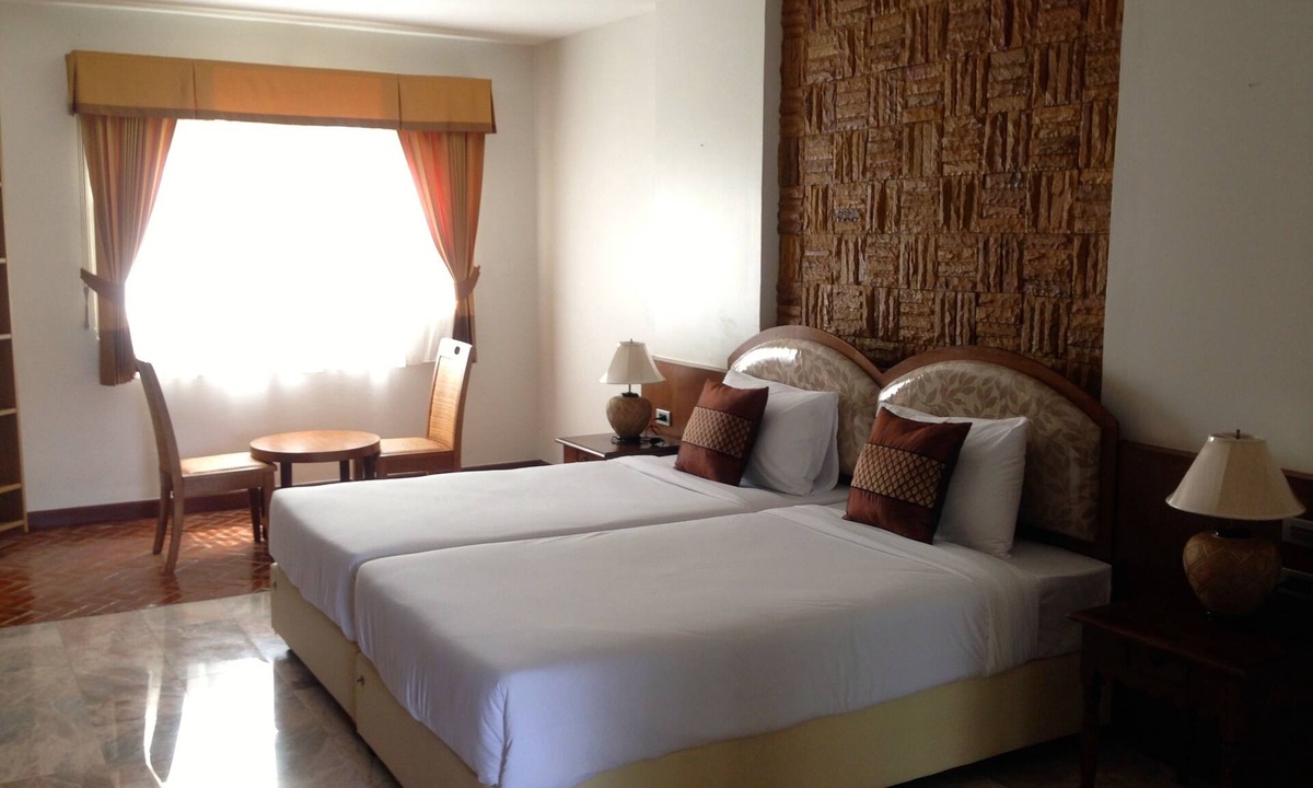 Si Racha Resort | Suwan Driving Range and Resort
