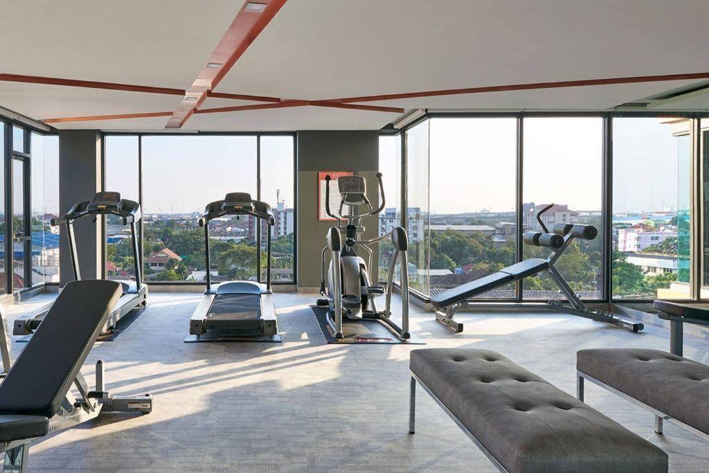 Mueang Samut Prakan District Apartment | Swimming pool and gym , near BTS PuChao/bkbloft8 - Tambon Thepharak