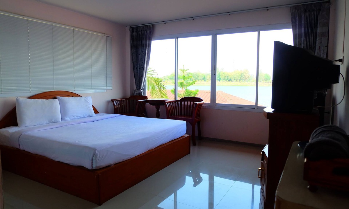 Kamphaeng Phet Hotel | Techno Riverview Resort