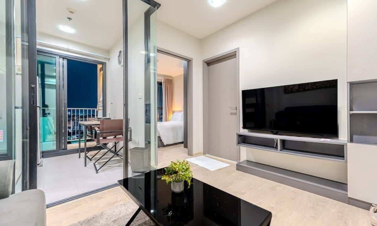 Central Pattaya Apartment | The Base Pattaya | Top Location & Utility Include