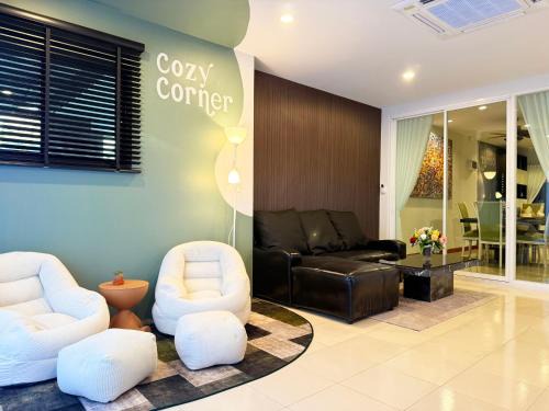 Talat Nuea Villa | THE MAISON Phuket