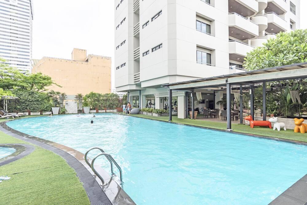 Samsen Nai Condo | Traditional Timber 2BR Just 5 minutes to BTS