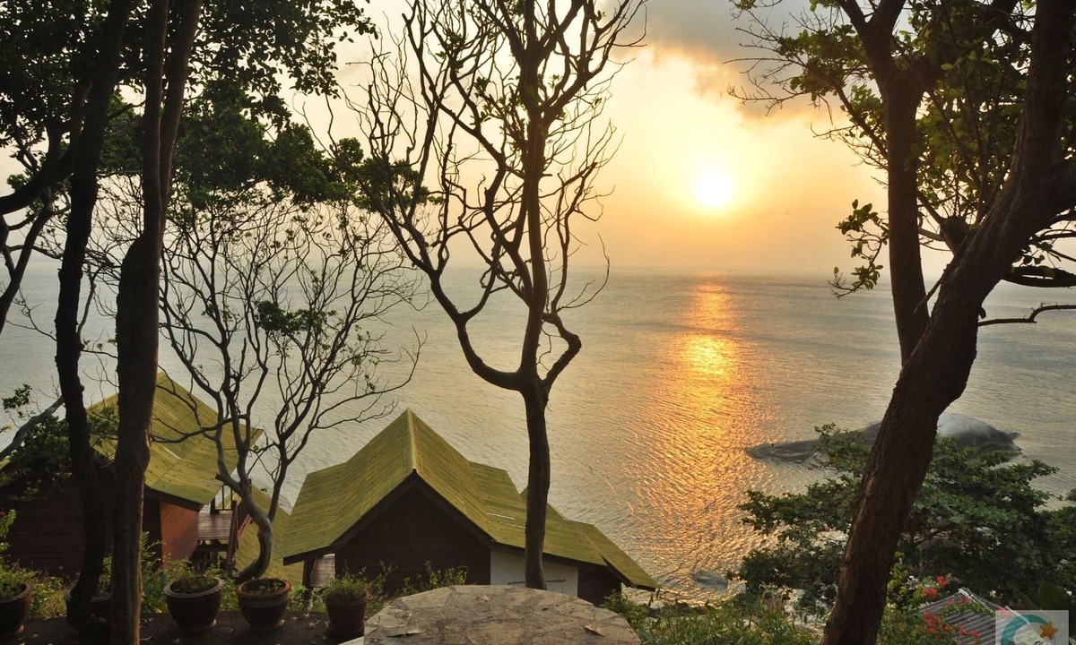 Baan Tai Cottage | Triple Fan Bungalow with Seaview