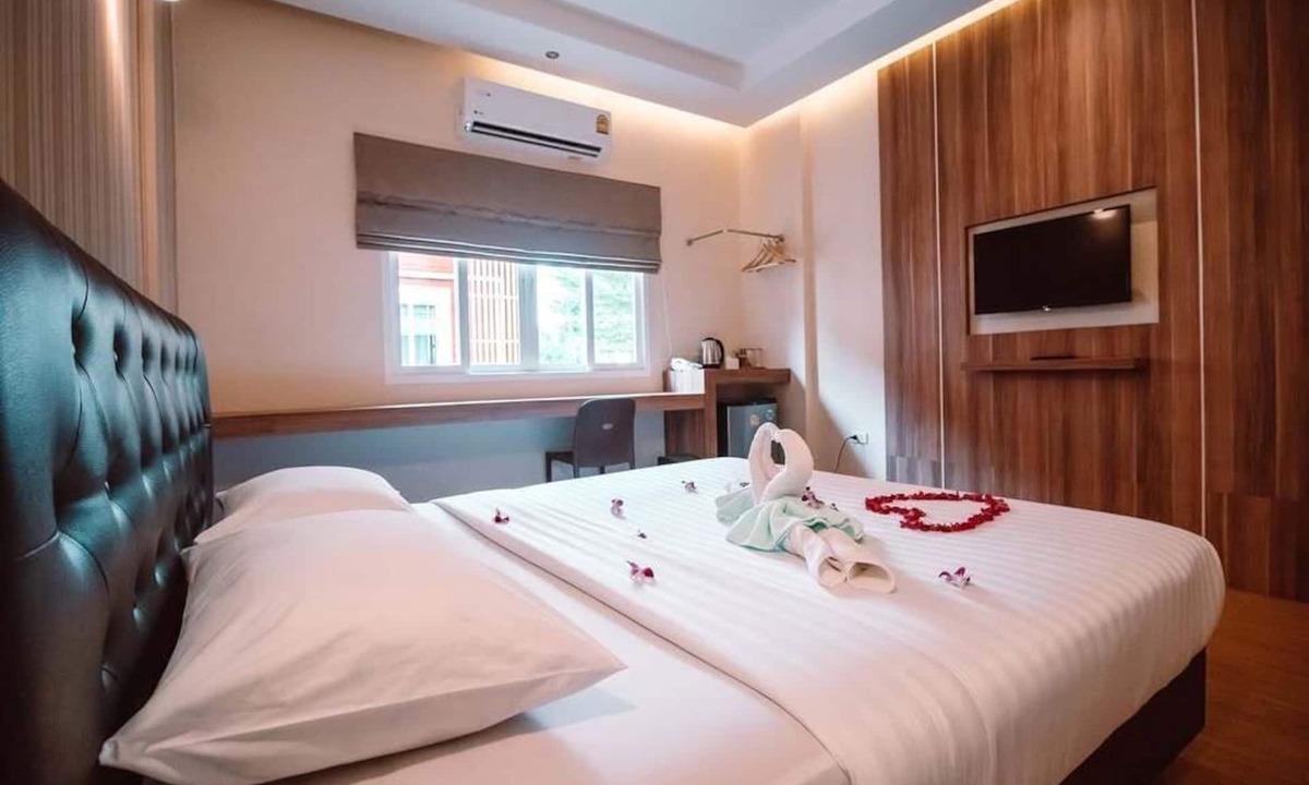 Lat Sawai Hotel | Triple Trees Village