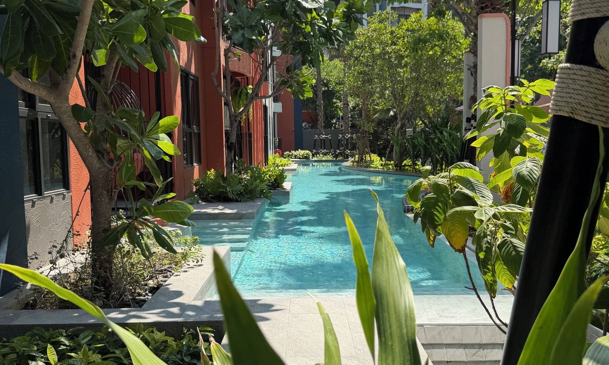 Khao Takiab Condo | Tropical pool resort new modern studio, 5 min walk to the beach in Hua Hin
