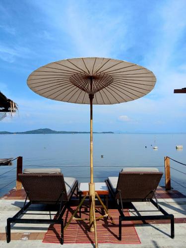 Ko Lanta Old Town Villa | Tropical Sea Front House
