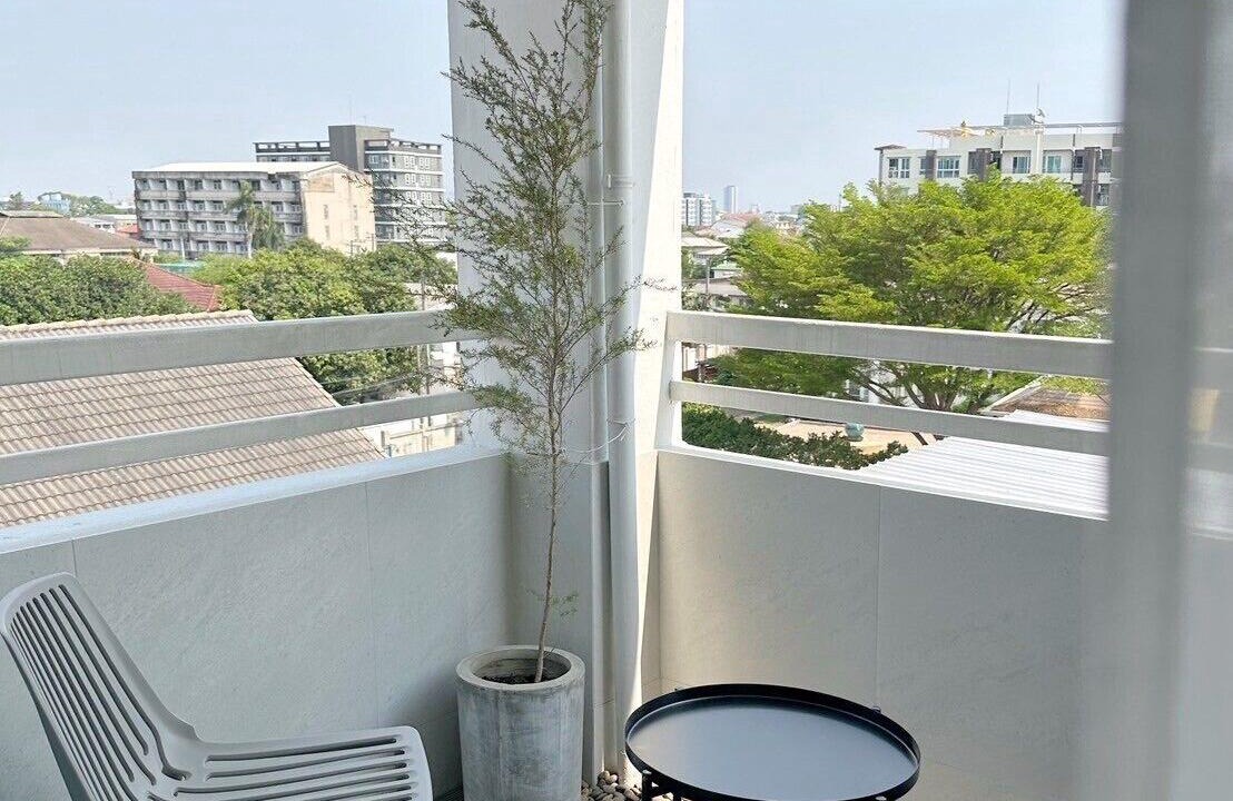 Suan Luang Apartment | UDMS On Nut 10 : Bangkok's Charm 40 SQM.