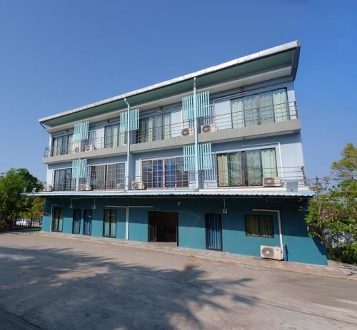 Ban Chan Hostel | V Tharm Hotel
