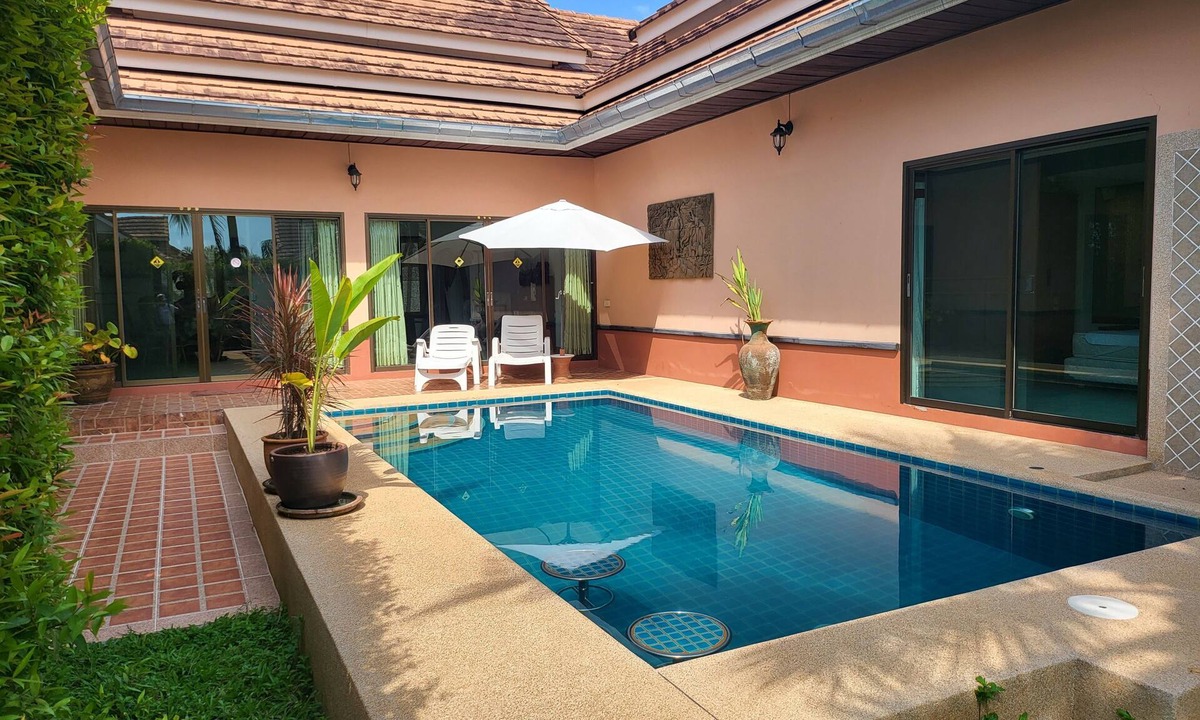 Na Chom Thian House | Villa Chomphoo, spacious vacation home with private pool in a well-kept residential complex