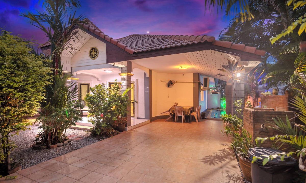 South Pattaya Villa | Villa Corner 4 bedrooms near Walking Street & Beach ★