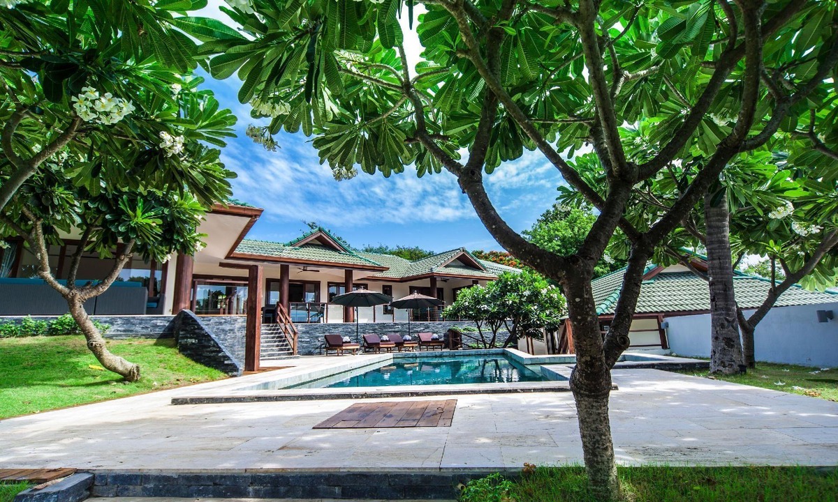 Moo 5 House | Villa overlooking the water