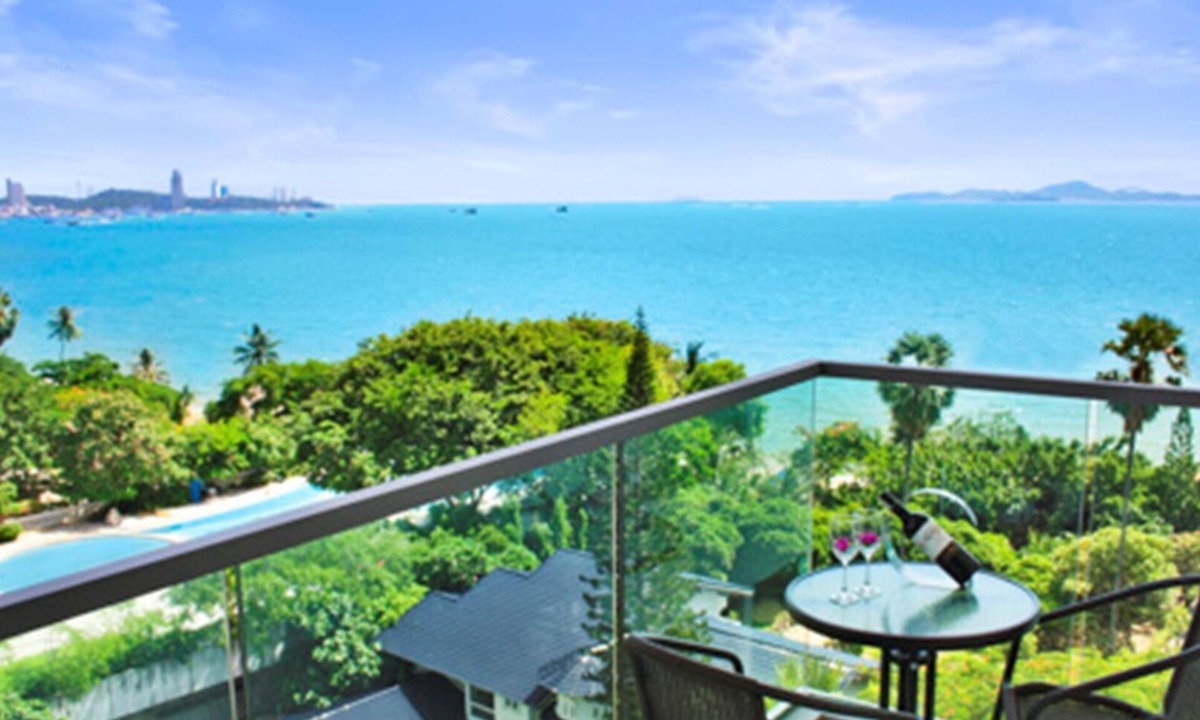 North Pattaya Condo | Wongamat Apartment Sea view