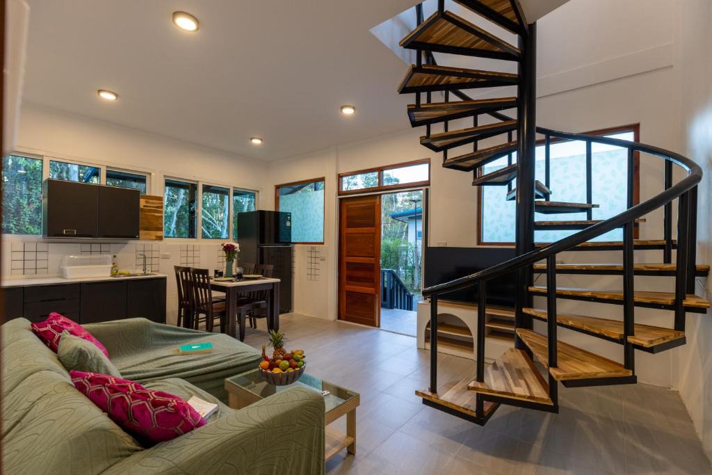 Wok Tum Villa | Woodland Residence