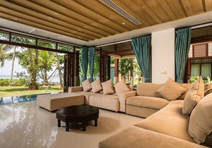 Amatapura Beachfront Villa 14