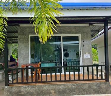 Khlong Khut House | ต้นหว้ารีสอร์ท Tonwa resort
