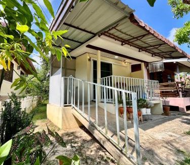 Klaeng House | บ้านสวนบรรจงอักษร Bansuan Banjong Akkson