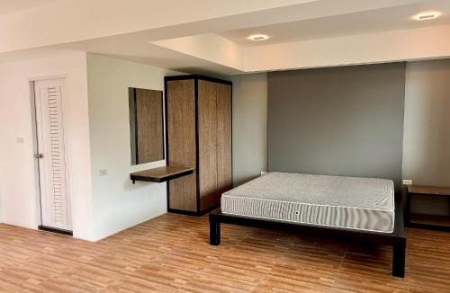 Samut Sakhon Hotel | อิงน้ำ เลควิว