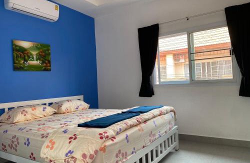 Central Pattaya Villa | 芭提雅中心5卧现代别墅 modern villa