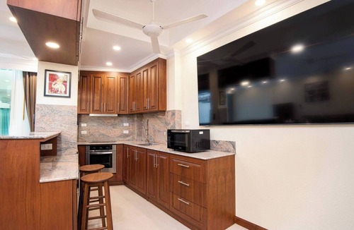 Pratumnak Hill Villa | #1 Luxury 4BR Resort PoolVilla Pratamnak Residence