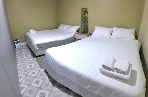 Talat Nuea Hostel | 113 Yellow House Hostel