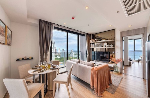 Pratumnak Hill Apartment | 2 Bed Room Sea View Luxury Unit - Beachfront Unit