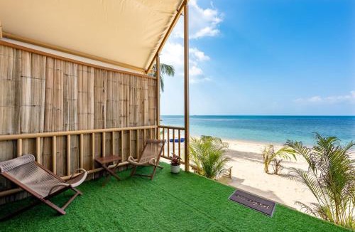 Bang Po House | 2P Glamping #2 - Beachfront Tent