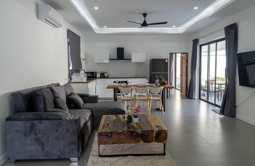 Lamai Apartment | 3 bedroom Thai palm villa with private pool