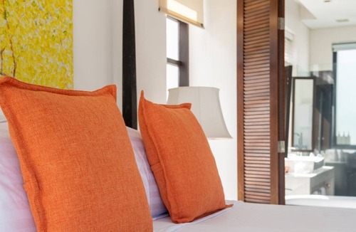 Bang Po Villa | 3 Bedroom Villa near Beachfront