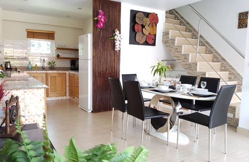 Bang Po Villa | 3-BedroomTownhouse with private Pool and only 70meters from the beach.