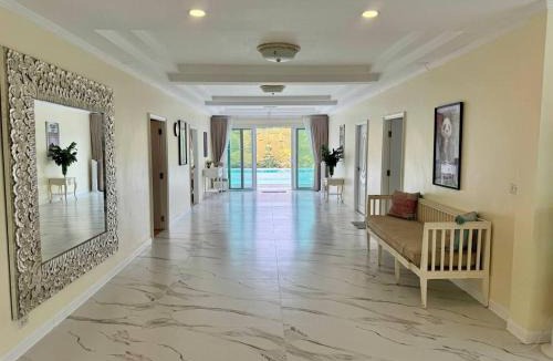 Si Sunthon Villa | 5 Bedrooms Villa 5 min walk to Bangtao beach