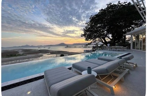 Koh Kaew House | 7BR VillaStunning Tropical Infinity Pool & Panoramic Ocean Views Bay Yamu