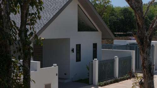 Ban Sakhu Villa | Akara Poolvilla Naithon Beach