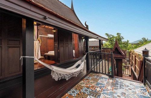 Nong Kae House | Antique Teak House Sleeps 5 | Private Pool | AC Both Floors | 10min to Beach