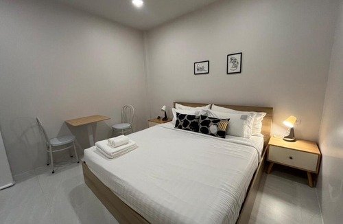 Talat Yai Villa | ApoHouse34 Minimalist townhome near Phuket Old Town