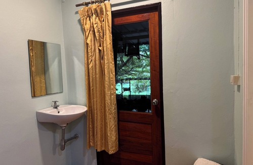 Lan Saka Cabin | Baan Kao Kod