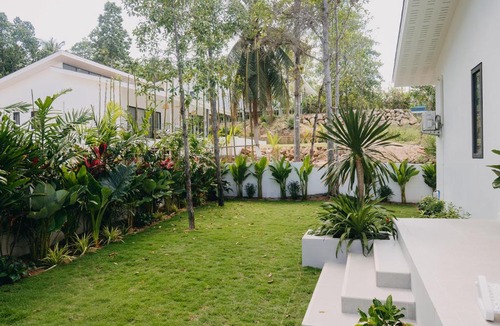 Srithanu Villa | Baan Sook Villa Bright Private Pool