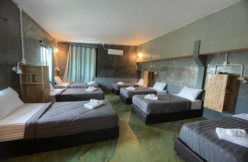 Phanom House | Baanrimfai Homestay