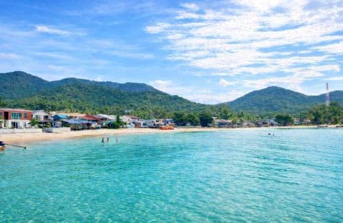 Chaloklum Villa | Beachfront 4BR Villa with Private Pool - Ocean Access