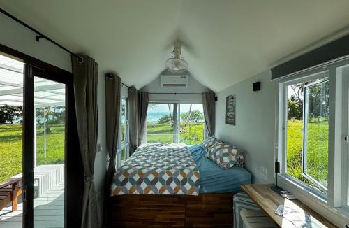 Lipa Noi House | Beachfront Tiny House - Eden Pod with FREE Rowboat