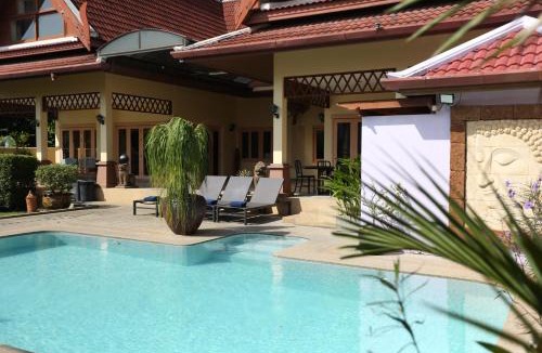 Ban Saiyuan Villa | Beautiful 5BR Villa Felicity, Pool & Garden, near Naiharn