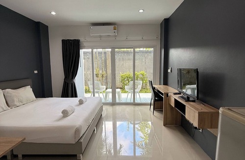 Chalong Hotel | Big Buddha Hillside Hotel