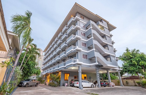 South Pattaya Hotel | Central Pattaya, close to 3 major leisure areas.The real center of the universe