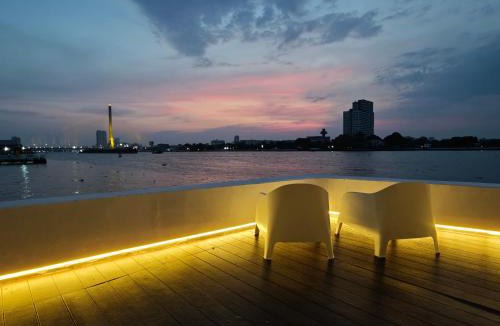 Wachira Phayaban House | Chao phraya riverfront house Baan Rimphraya