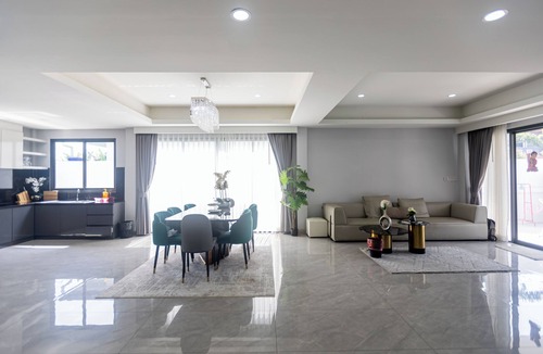 South Pattaya House | Charming 5-bedroom house in Muang Pattaya C26