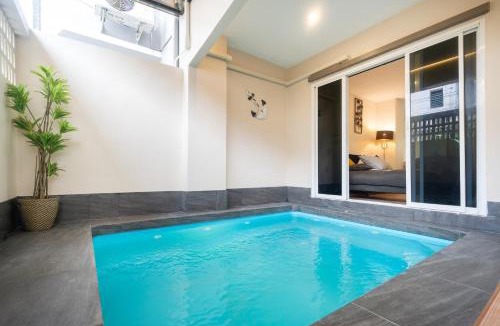 Patong House | Chill Beach Bangla comfy bed and pool 3 bedrooms 10pax