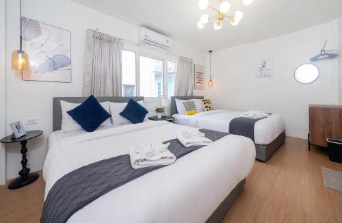 Patong House | Chill Beach Bangla comfy bed and pool 3 bedrooms 10pax