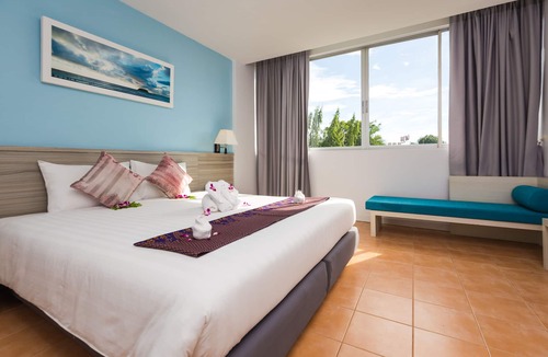 Karon Hotel | City View superior room #12, 3 mins to Karon beach