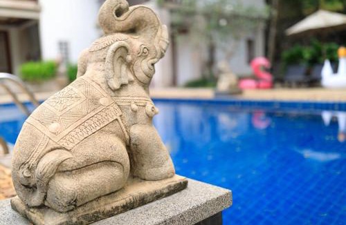 Patong Villa | Classic Cozy Thai Villa BIG pool Party OK
