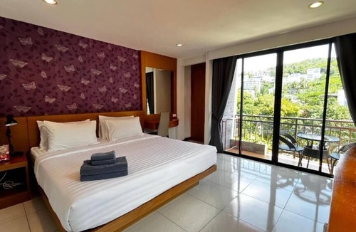 Kata House | Coco mountain view